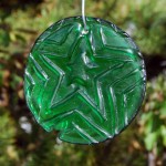 Green recycled bottle glass star suncatcher